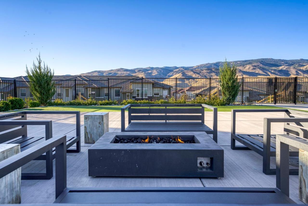 Apartment Luxury Retreat - King Beds, Hot Tub, & Pool - Family & Remote Work Friendly