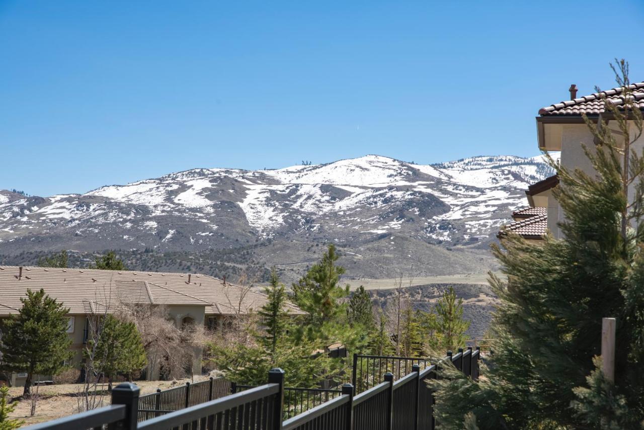 Luxury Retreat - King Beds, Hot Tub, & Pool - Family & Remote Work Friendly Apartment Reno